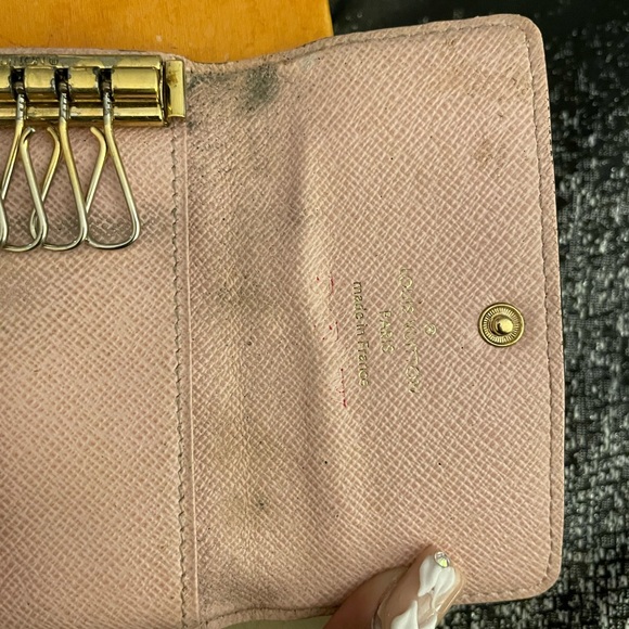 LOUIS VUITTON 6 Ring Key Holder - Picture 9 of 13
